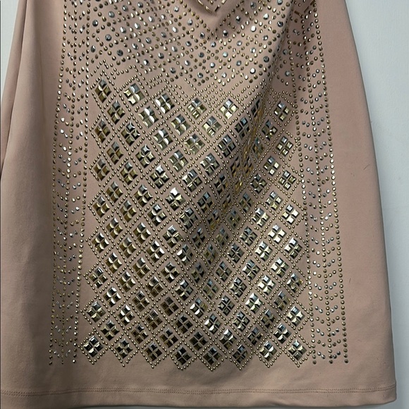 Elegant Beige Halter Dress - Picture 4 of 10